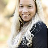 Photo of Michelle Franzen