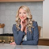 Photo of Lisa Falco